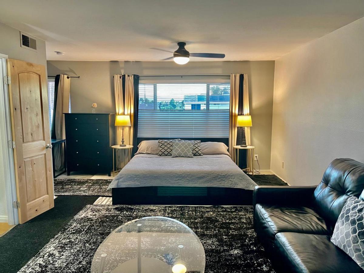 Urban Las Vegas Colonial In The Heart Of Vegas Villa Екстериор снимка